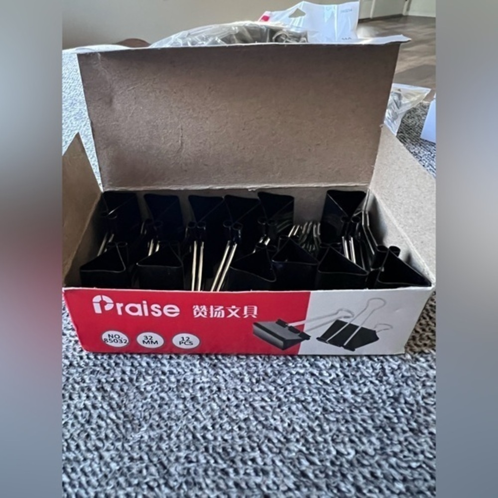 Medium Black Binder Clips by Praise